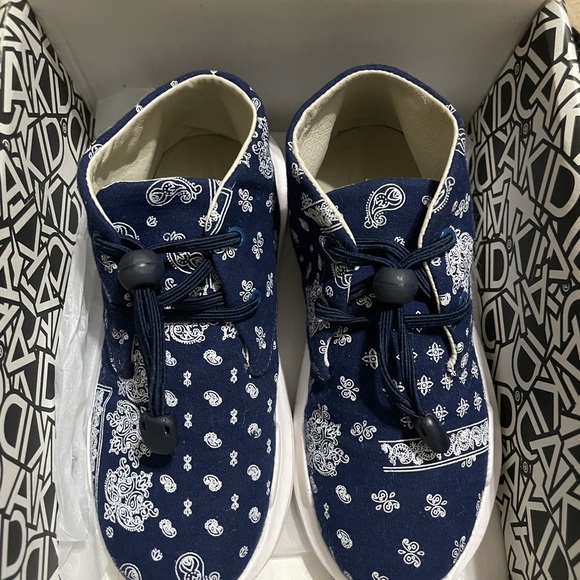 AKID Bandana Inspired Sneakers - Picture 2 of 8